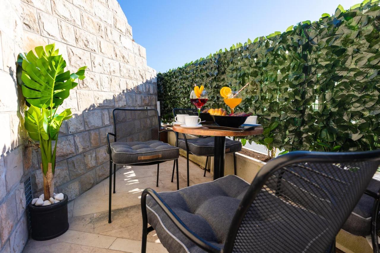 Apartment By The Way Hot Tub And Free Parking Дубровник Экстерьер фото