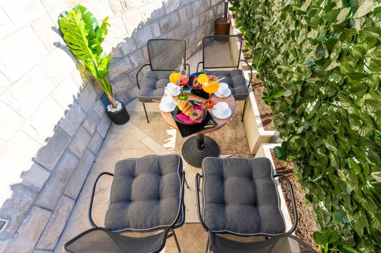 Apartment By The Way Hot Tub And Free Parking Дубровник Экстерьер фото